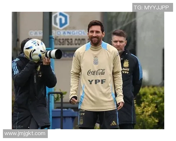 球场内外的时尚风采 足球明星穿搭解析与潮流趋势探索