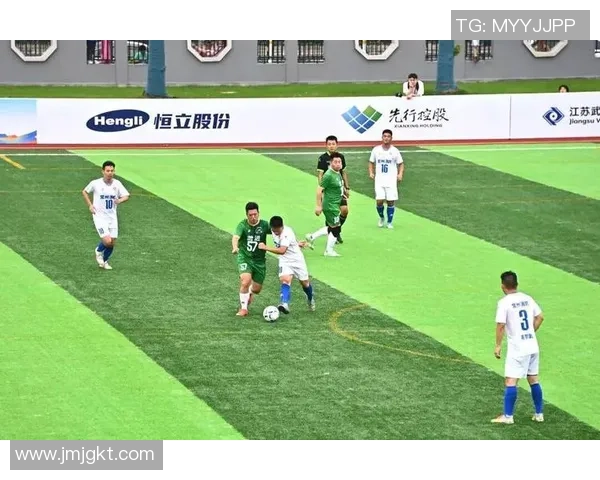 足球球星齐聚合拍,共同演绎绿色梦想与荣耀时刻 足球球星齐聚合拍,共同演绎绿色梦想与荣耀时刻