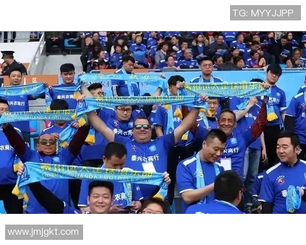 愤怒球迷赛场突袭痛殴足球明星引发体育精神与安全底线大讨论 愤怒球迷赛场突袭痛殴足球明星引发体育精神与安全底线大讨论